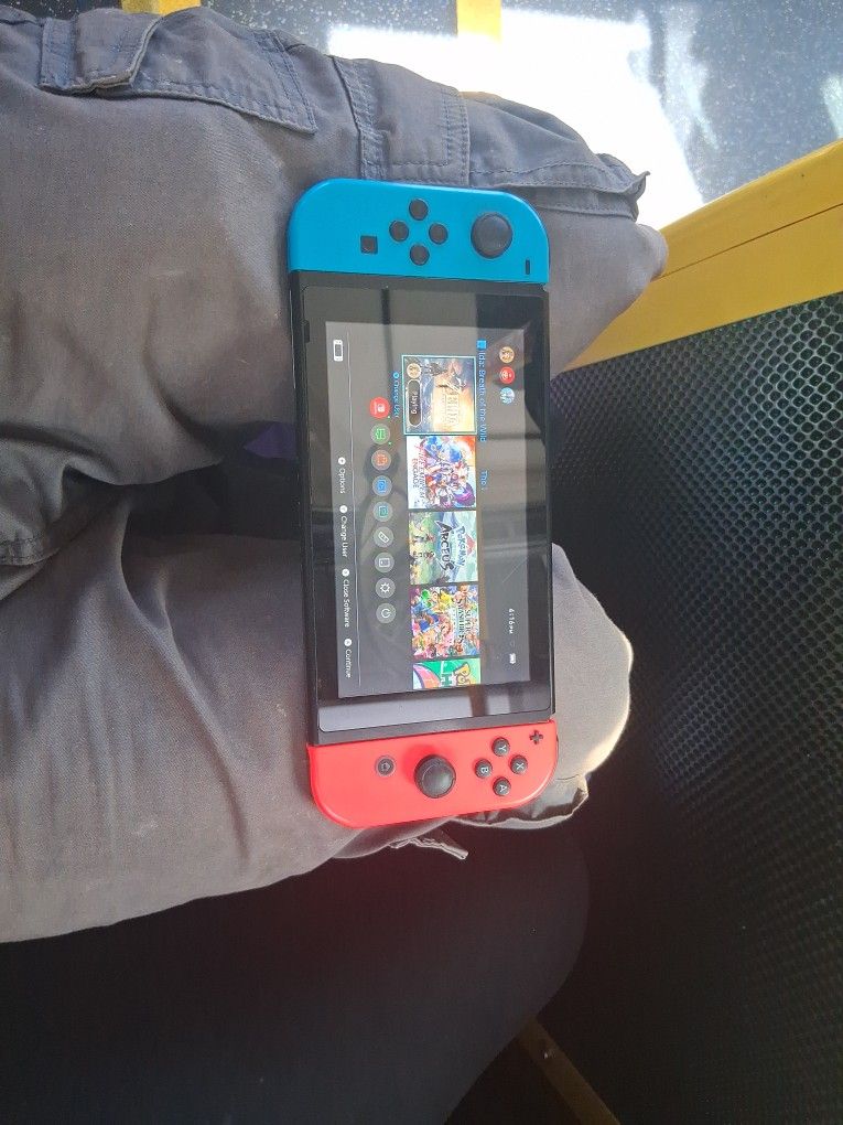 Nintendo Switch 