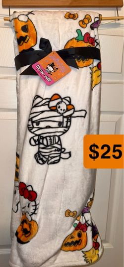 New Hello Kitty blanket throw 🎃