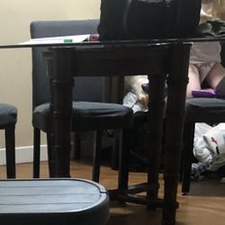 Traditional Turned-Leg Wooden Dining Table