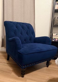 Beautiful Pier1 Blue Velvet Chair