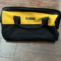 Dewalt 18” Large Duffel Tool Bag 💼 • New•