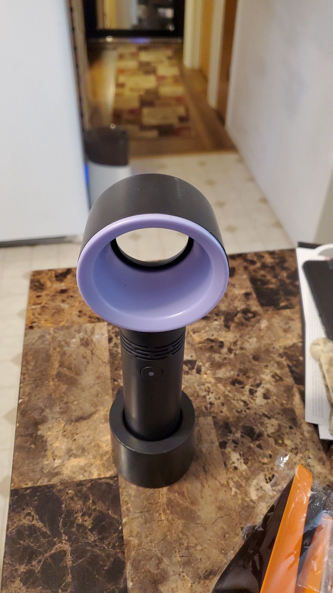 Bladeless fan. Portable. Rechargable.