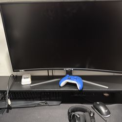 Gaming desk with 32” monitor