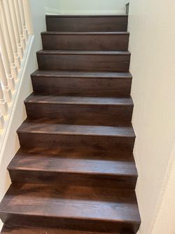 Wood t- end moldings