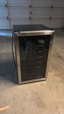 Insignia cooler/ whine freezer