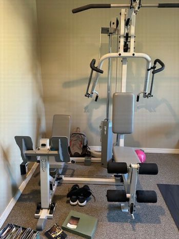 Used Hoist H-100 Home Gym With Leg Press And 200 LB Weight Stack (Read Description)