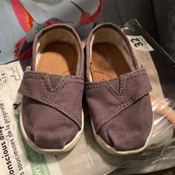 Toms Shoes