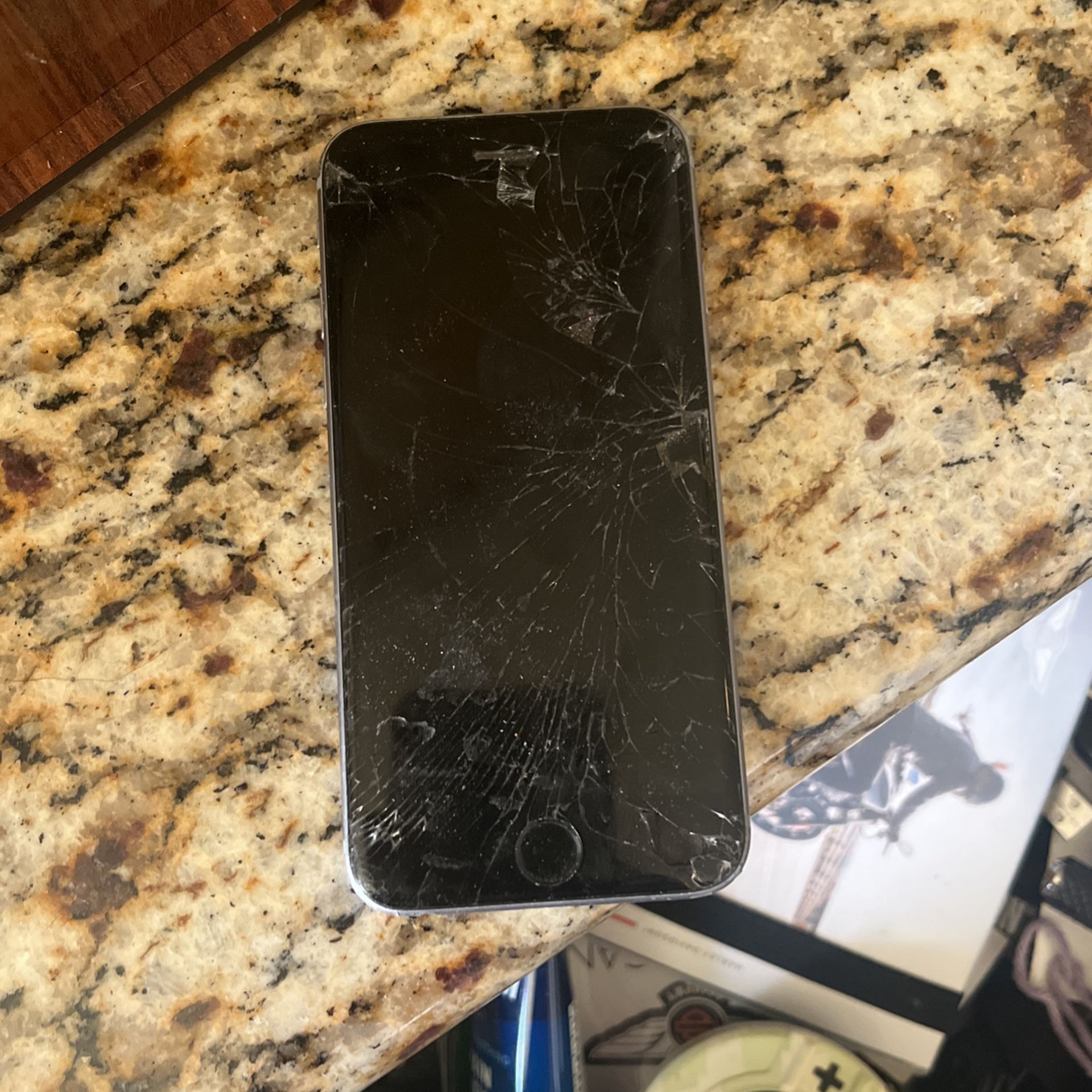 iPhone 6S Functioning But Needs New Screen 