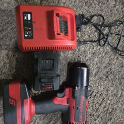 Snap On 1/2 Impact  2 Batteries And Charger