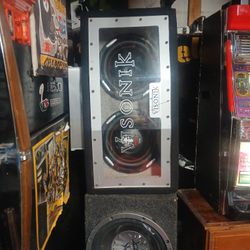 Car Audio 2 12 Inch Boss Speakers And A 1600 Watt Boss Amp