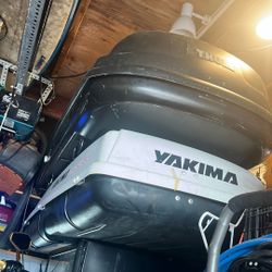 Rooftop Cargo Container Thule And Yakima 