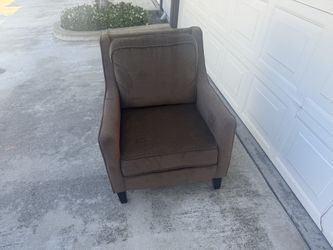 Formal sitting chair