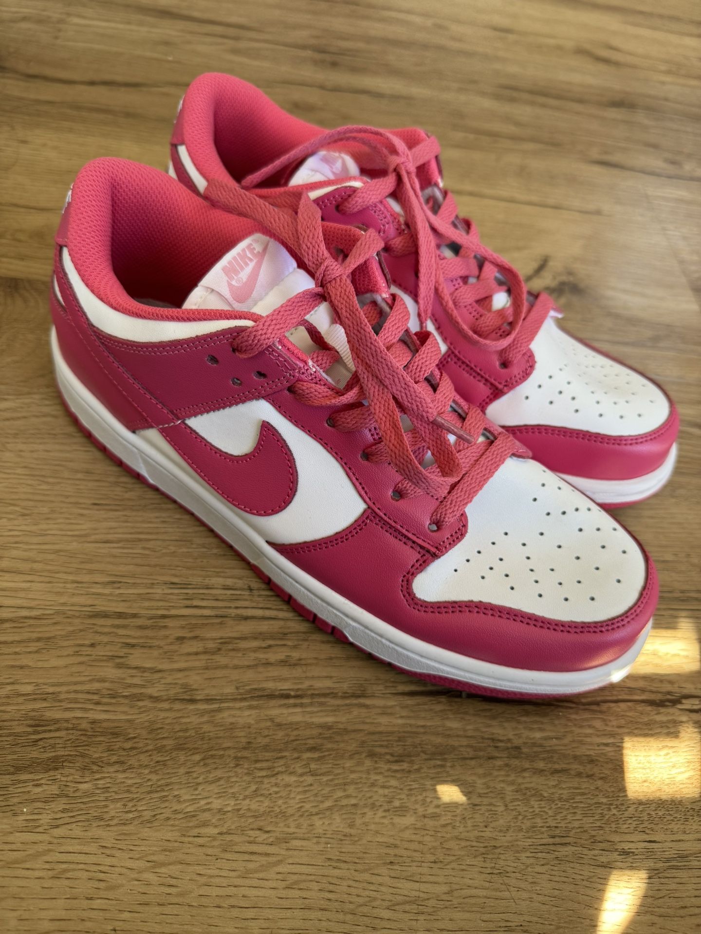 Nike Women’s 8 Shoes