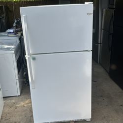 33” Whirlpool Top Freezer Fridge 