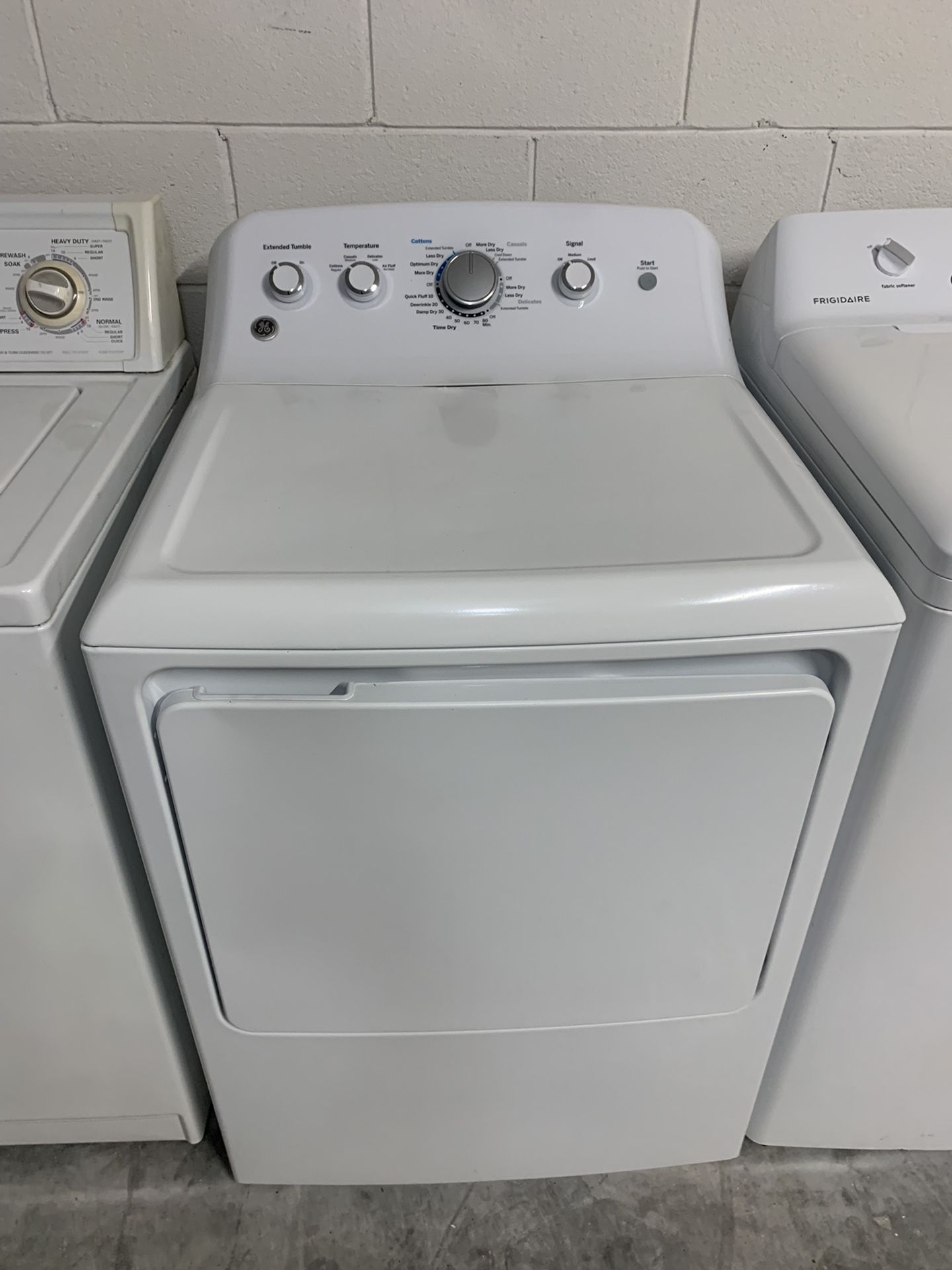 Frigidaire Super Capacity Heavy Duty Washer & GE Electric Dryer Set