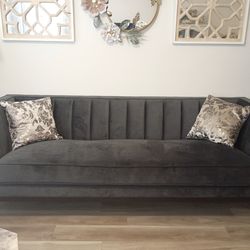 COUCH SOFA like new, clean home!