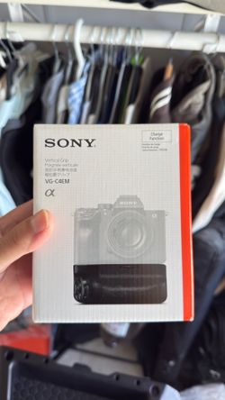 Sony VG-C4EM Vertical Grip with box