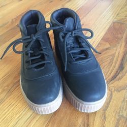 Adorable Platform Booties Size 7