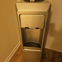 WATER DISPENSER 