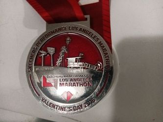 2016 L. A. MARATHON MEDAL - Valentine's Day - Group sponsor