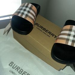 BURBERRY SLIDES