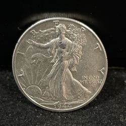 1944 D Uncirculated Walking Liberty Half Dollar In Excellent Condition 78