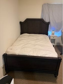 Quality Queen Wood Bed Frame by Sunny Designs