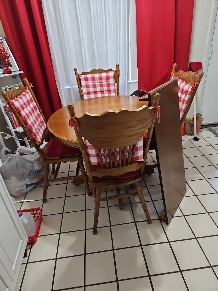Dining Room Table and Chairs