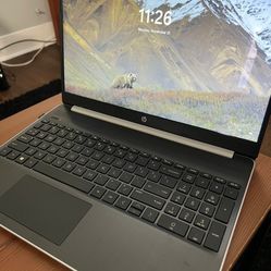 Laptop HP TOUCH SCREEN 15.7”