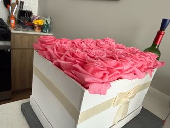 24 (2 dozen) preserved Pink Forever Roses with box