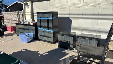 4 piece dresser set. Black