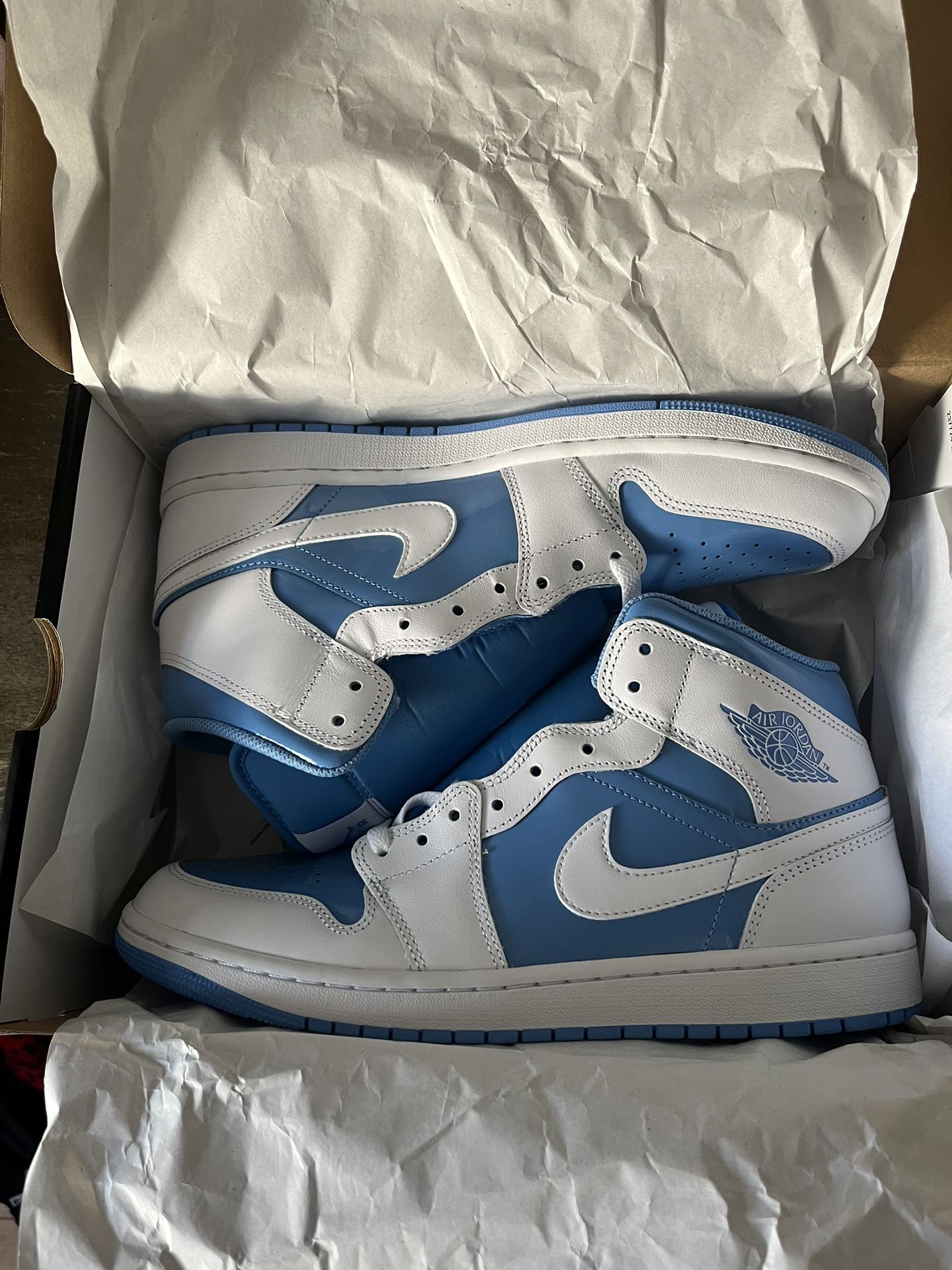 Air Jordan 1 MID SE