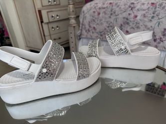 Sketchers sandals
