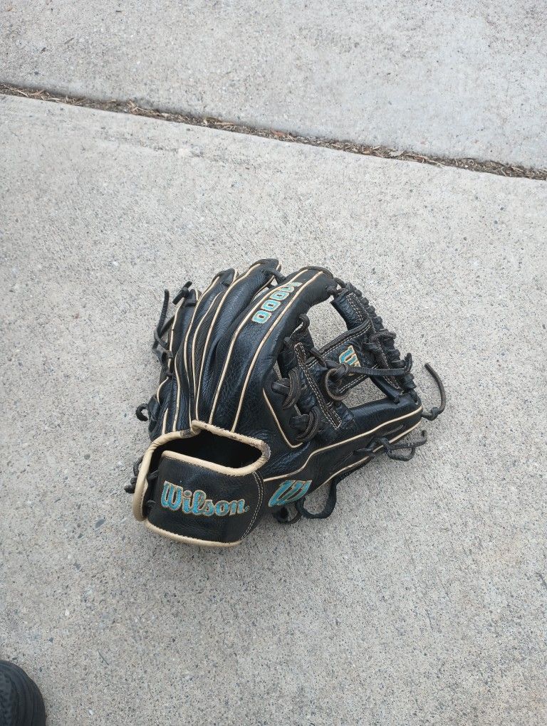 Wilson Baseball Glove