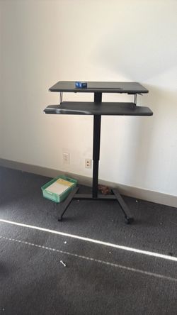 Adjustable height Desk