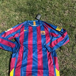 Bercelona Retro Ronaldhino # 10 Jersey Size XL & L