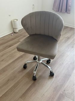 Rolling chair