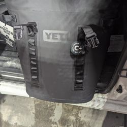Yeti Hopper M20 Brand New Black