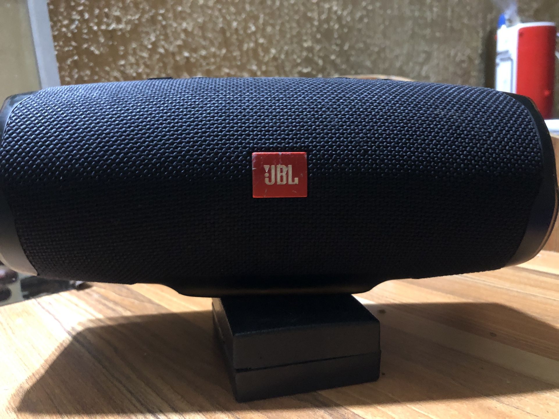 Used JBL Charge 4 Portable Bluetooth speaker – Midnight black