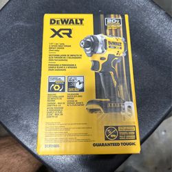 DEWALT 20V MAX XR Brushless 1/4 Impact Driver Cordless Tool Only DCF860B