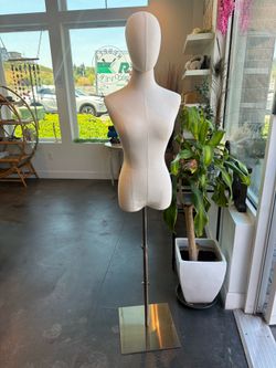 Boutique Female Display Mannequin with Stand – $70