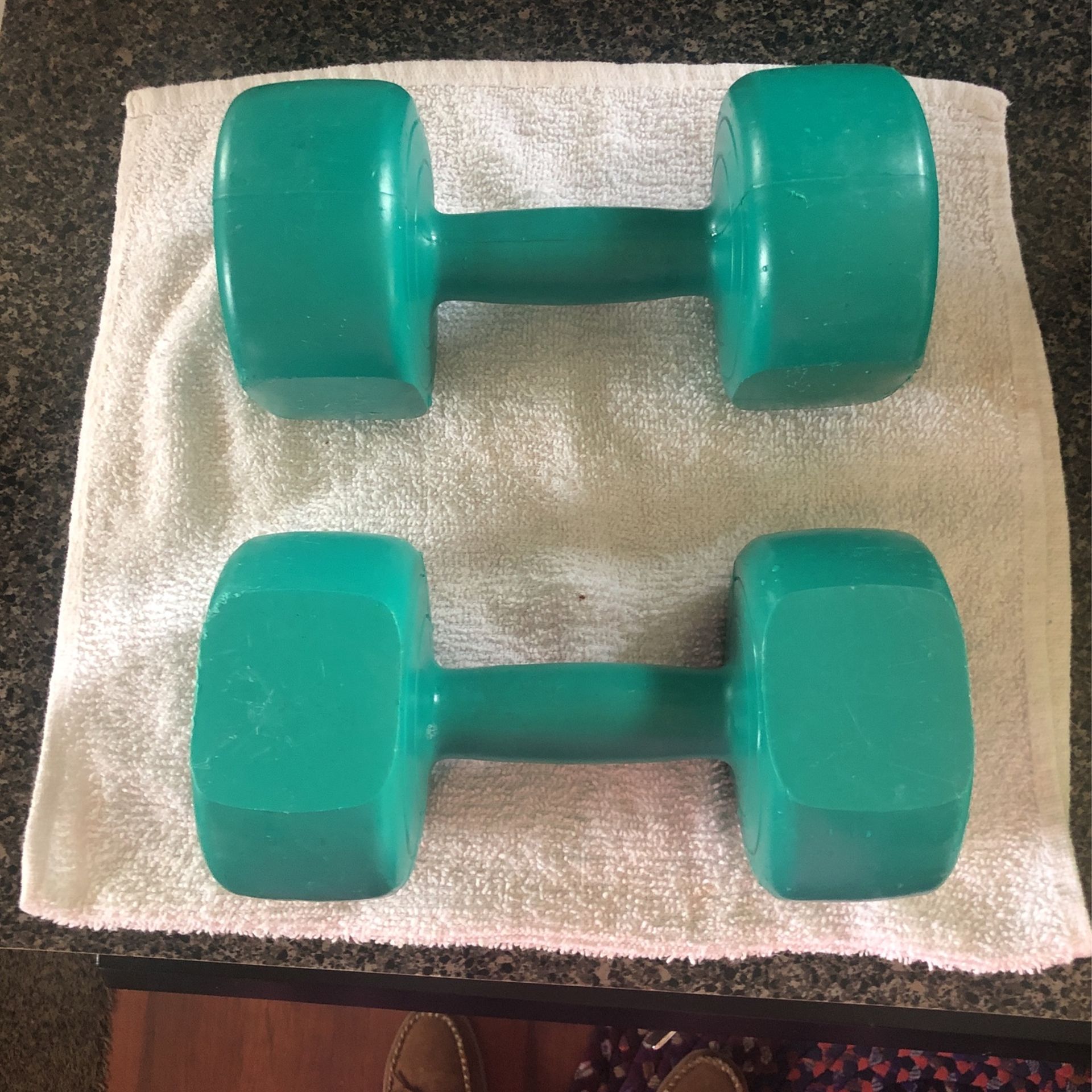 2 Vinyl Covered 8 Lb Dumbbells 