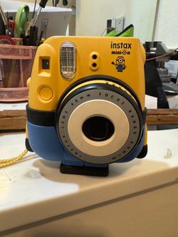 Fujifilm Instax Mini 8 Minion Edition (RaRe)