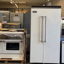 New White Kitchen Appliance Set 