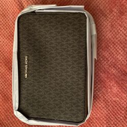New Michael Kors Signature Brown Crossbody