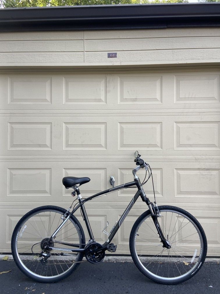 Giant Cypress DX β Hybrid Comfort Bike β Large Frame β 24-Speed β Bicycle