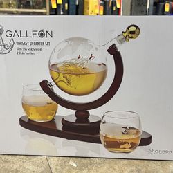Galleon Whiskey Decanter Set Glass Ship Sculpture and 2 Globe Tumblers