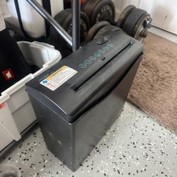 Royal Paper Shredder
