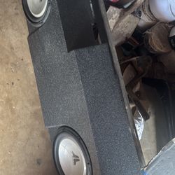 jl audio 12 subwoofer with box