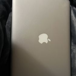Apple MacBook Pro 13.3" Laptop 